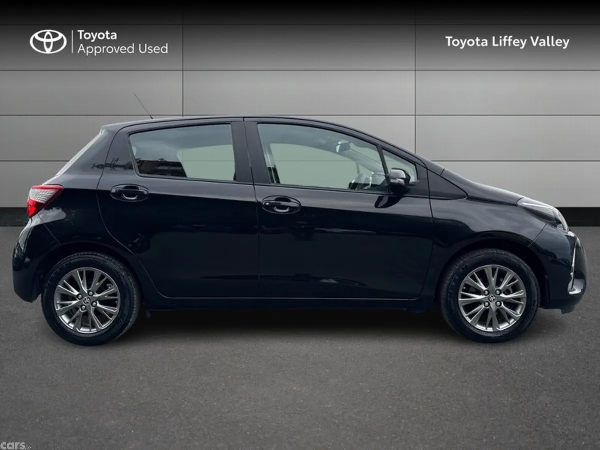 Toyota Yaris Hatchback, Petrol, 2018, Black