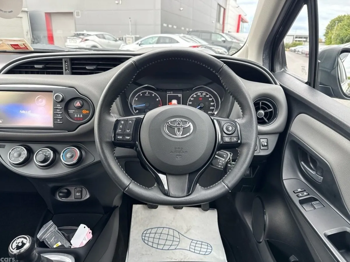 Toyota Yaris Hatchback, Petrol, 2018, Black