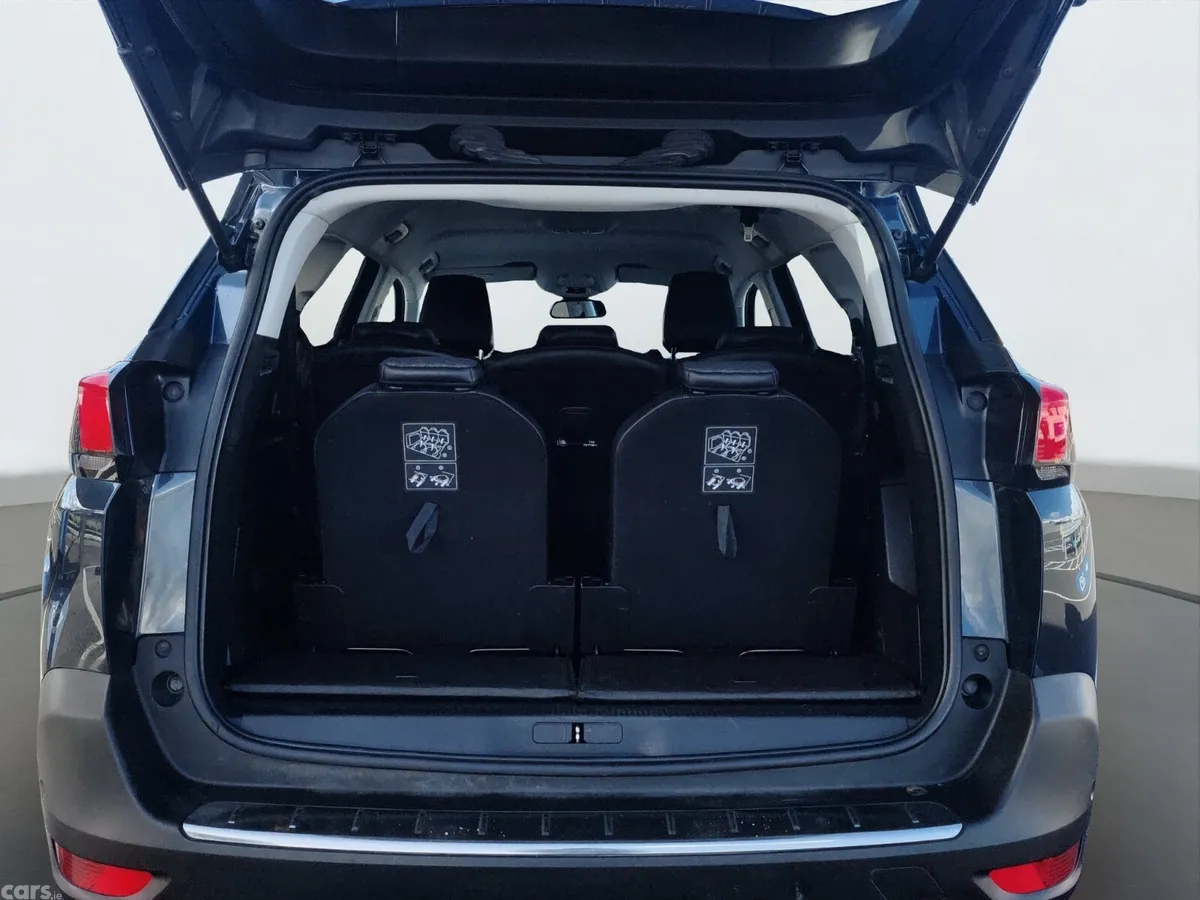 Peugeot 5008 MPV, Diesel, 2019, Blue