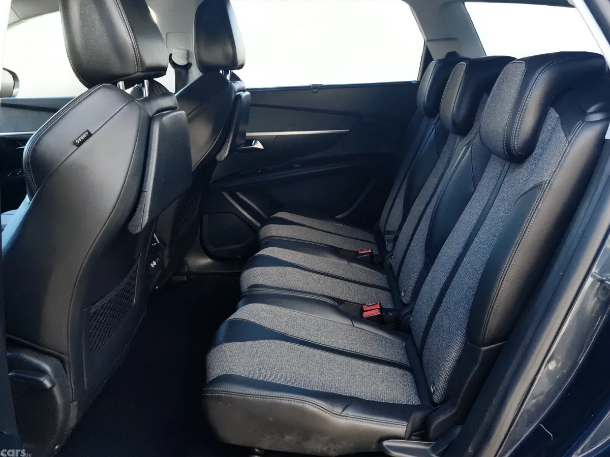Peugeot 5008 MPV, Diesel, 2019, Blue