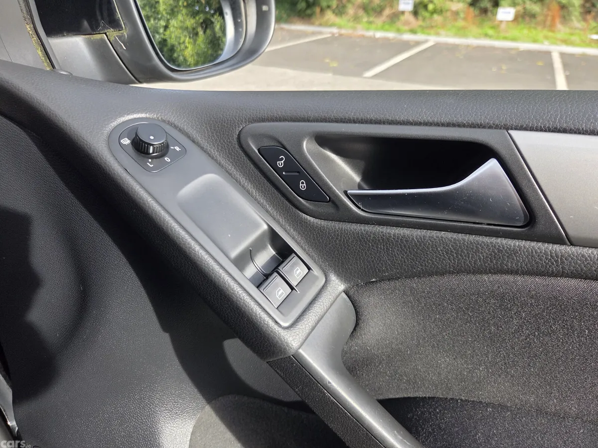 Volkswagen Golf Hatchback, Diesel, 2011, Black