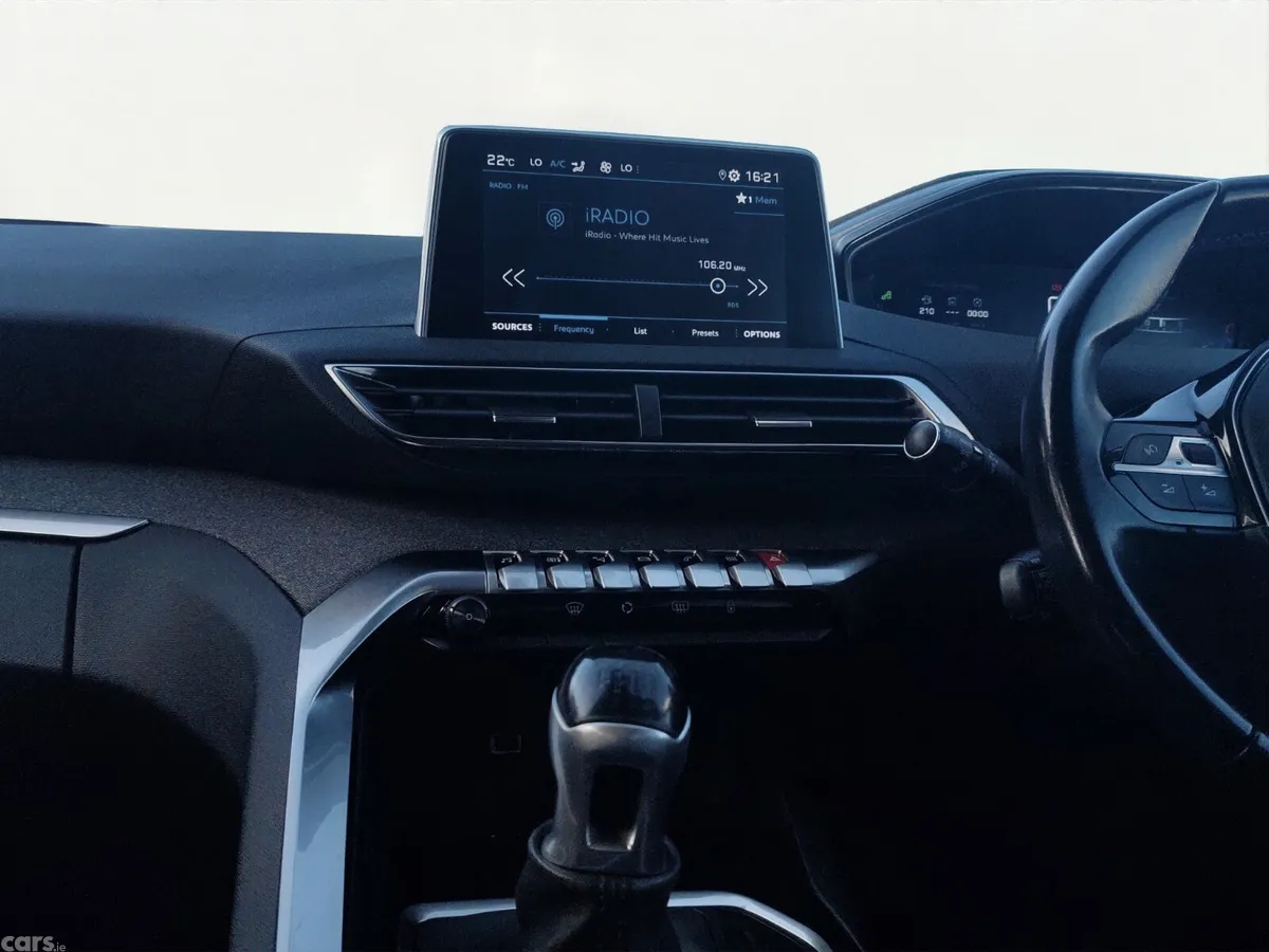 Peugeot 5008 MPV, Diesel, 2019, Blue