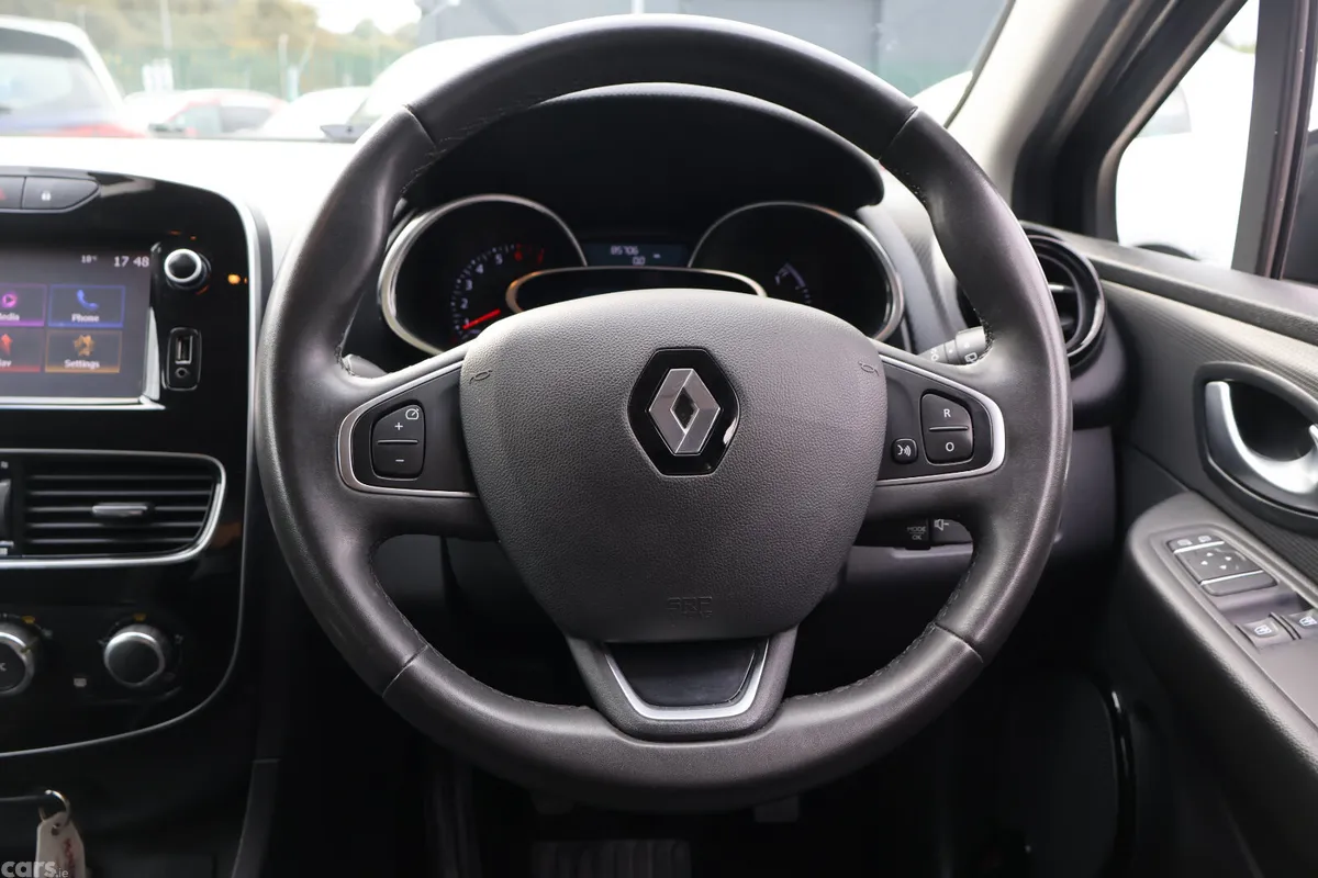 Renault Clio Hatchback, Petrol, 2018, Black