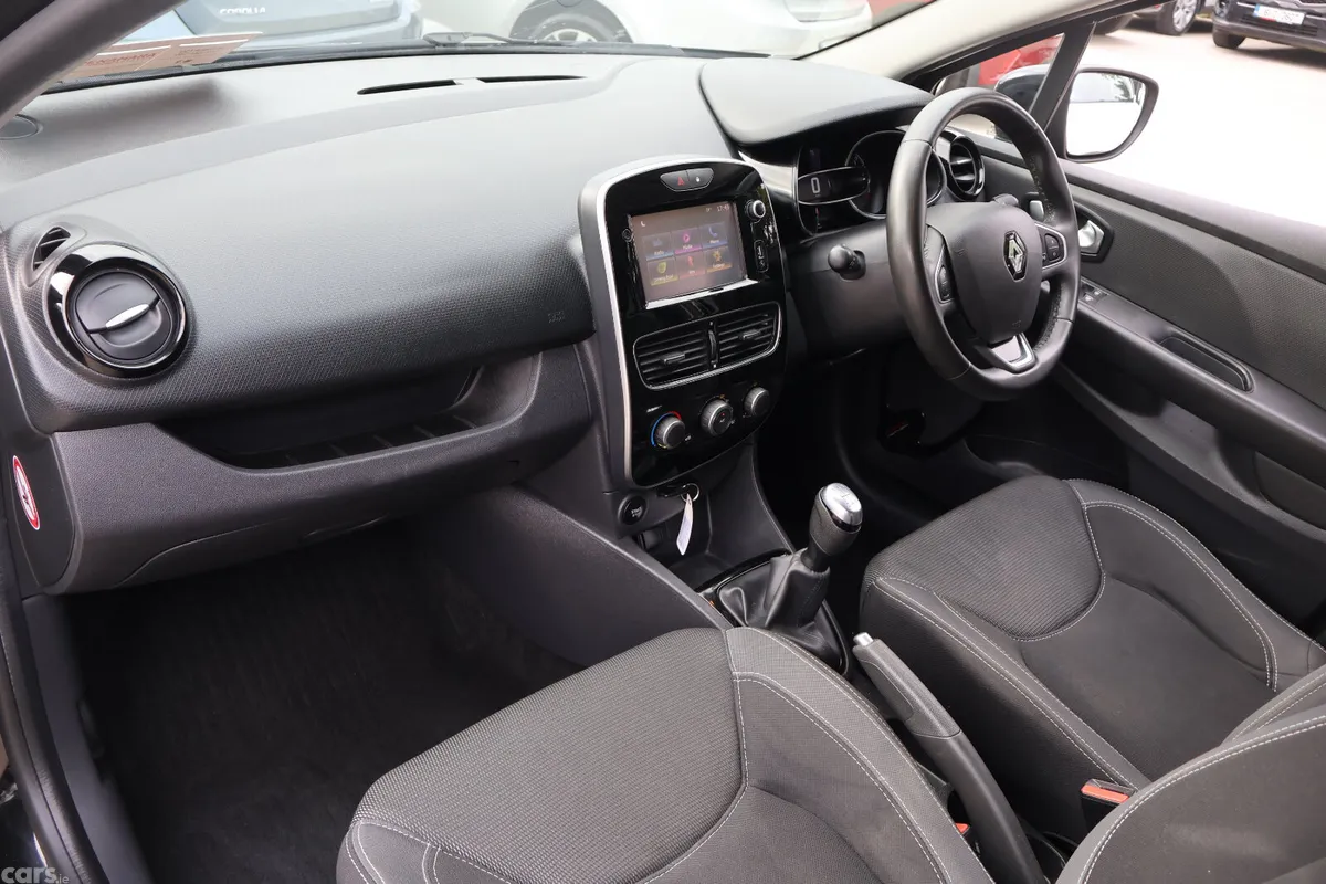 Renault Clio Hatchback, Petrol, 2018, Black