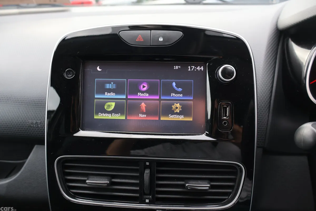 Renault Clio Hatchback, Petrol, 2018, Black