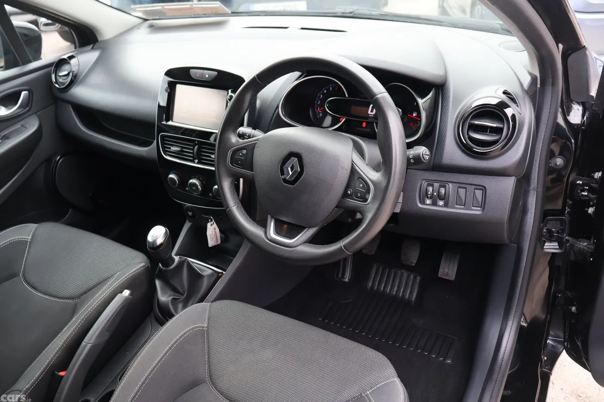 Renault Clio Hatchback, Petrol, 2018, Black