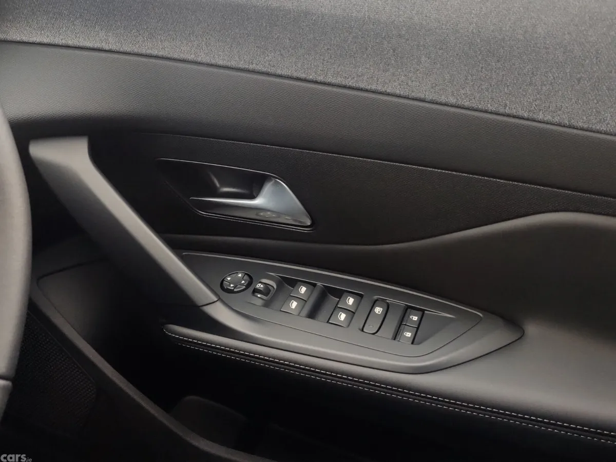 Peugeot 308 Hatchback, Electric, 2026, Silver