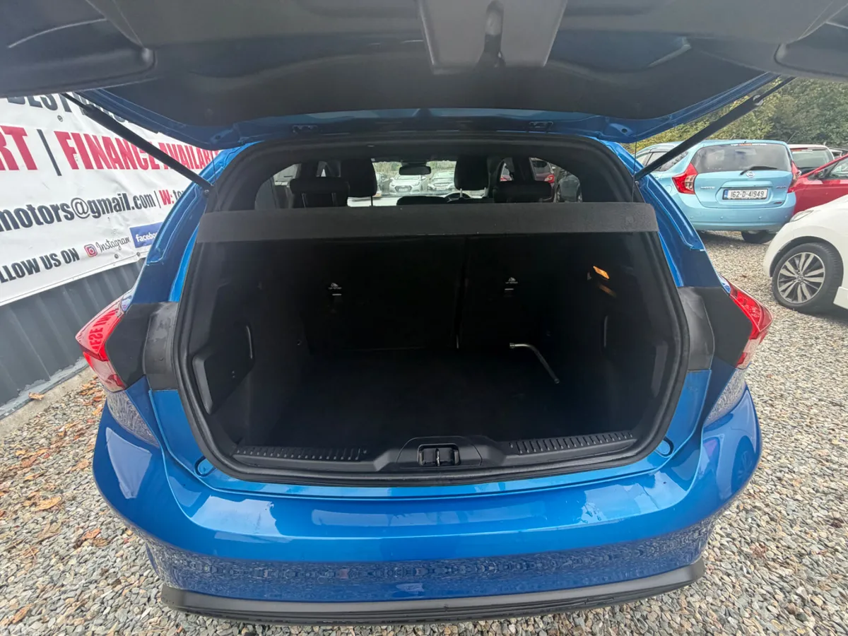 Ford Focus Hatchback, Diesel, 2020, Blue