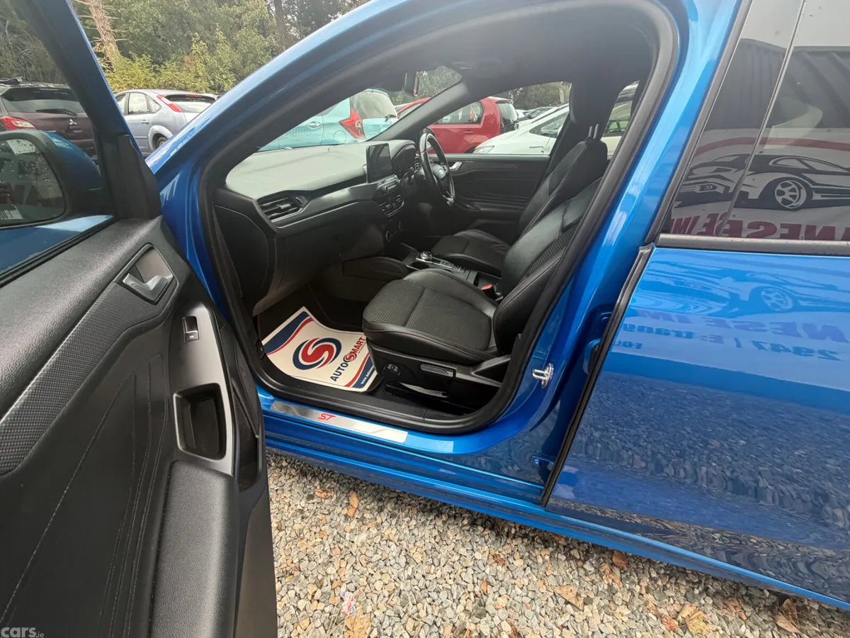 Ford Focus Hatchback, Diesel, 2020, Blue
