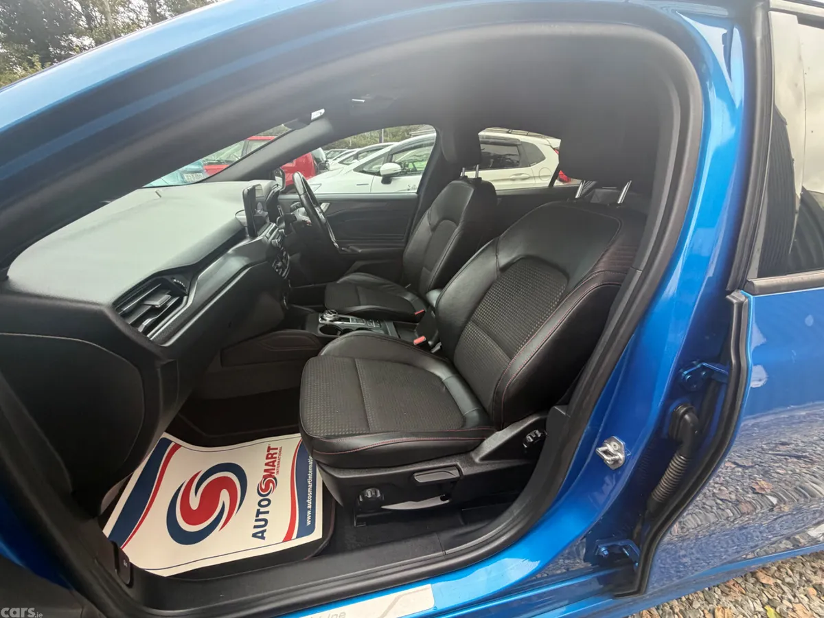 Ford Focus Hatchback, Diesel, 2020, Blue