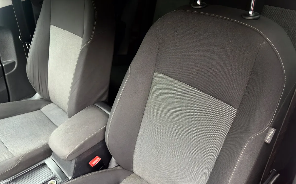 Volkswagen Golf Hatchback, Diesel, 2013, Red