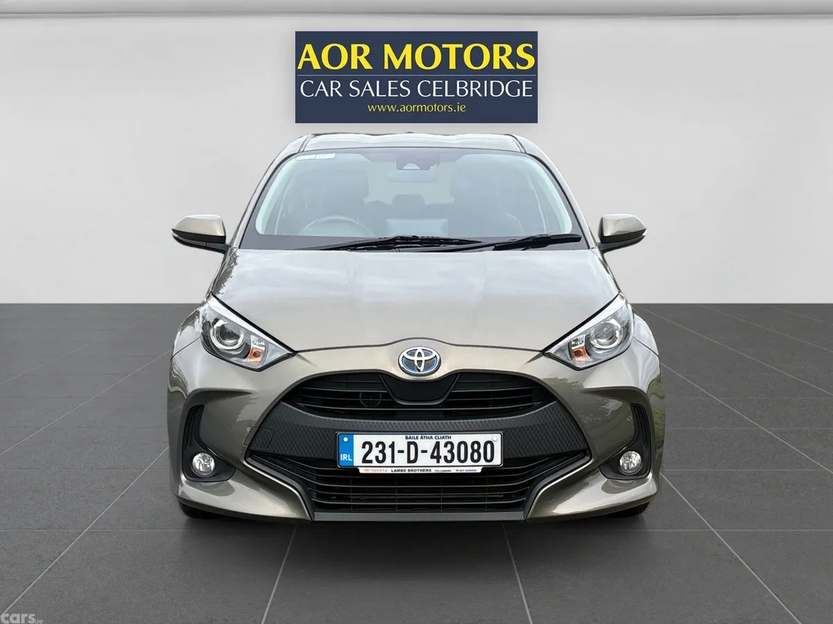 Toyota Yaris Hatchback, Petrol Hybrid, 2023, Green