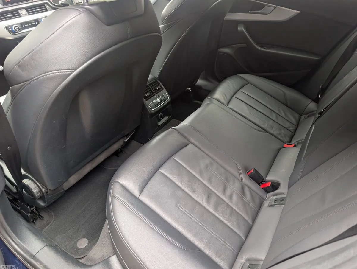 Audi A4 Estate, Diesel, 2019, Blue
