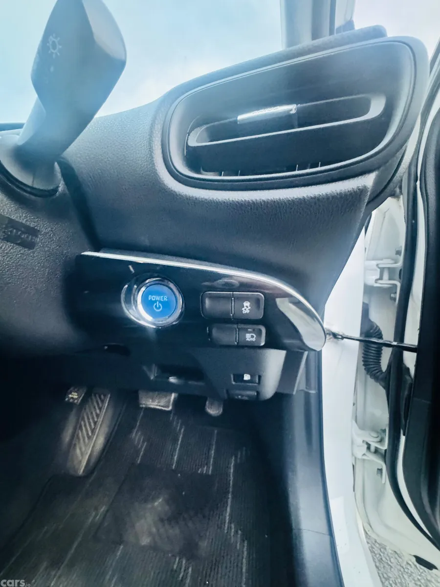 Toyota Prius Hatchback, Petrol Hybrid, 2018, Grey