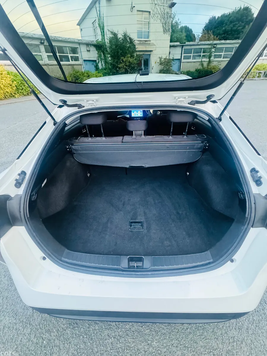 Toyota Prius Hatchback, Petrol Hybrid, 2018, Grey