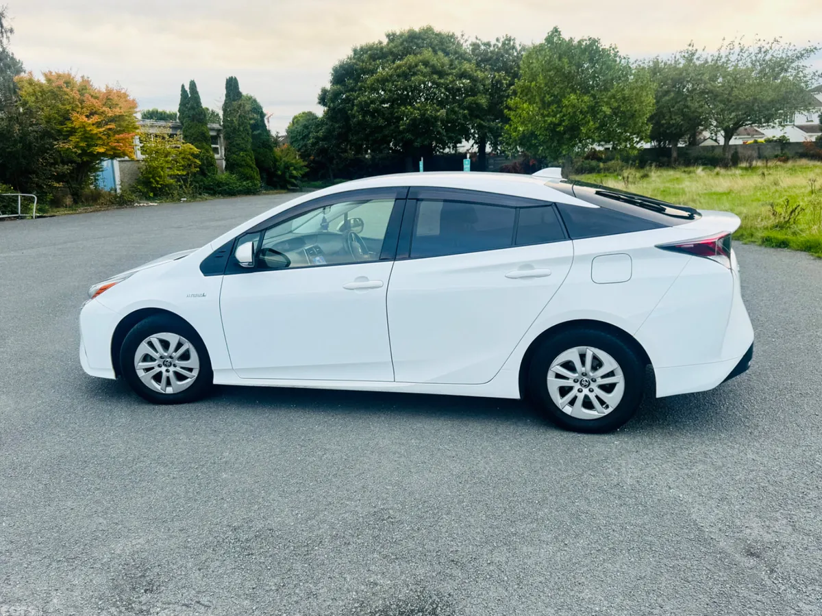 Toyota Prius Hatchback, Petrol Hybrid, 2018, Grey