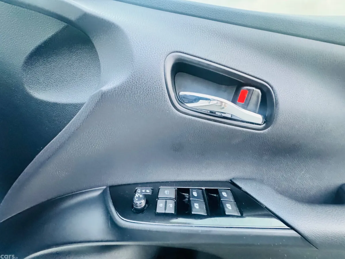 Toyota Prius Hatchback, Petrol Hybrid, 2018, Grey