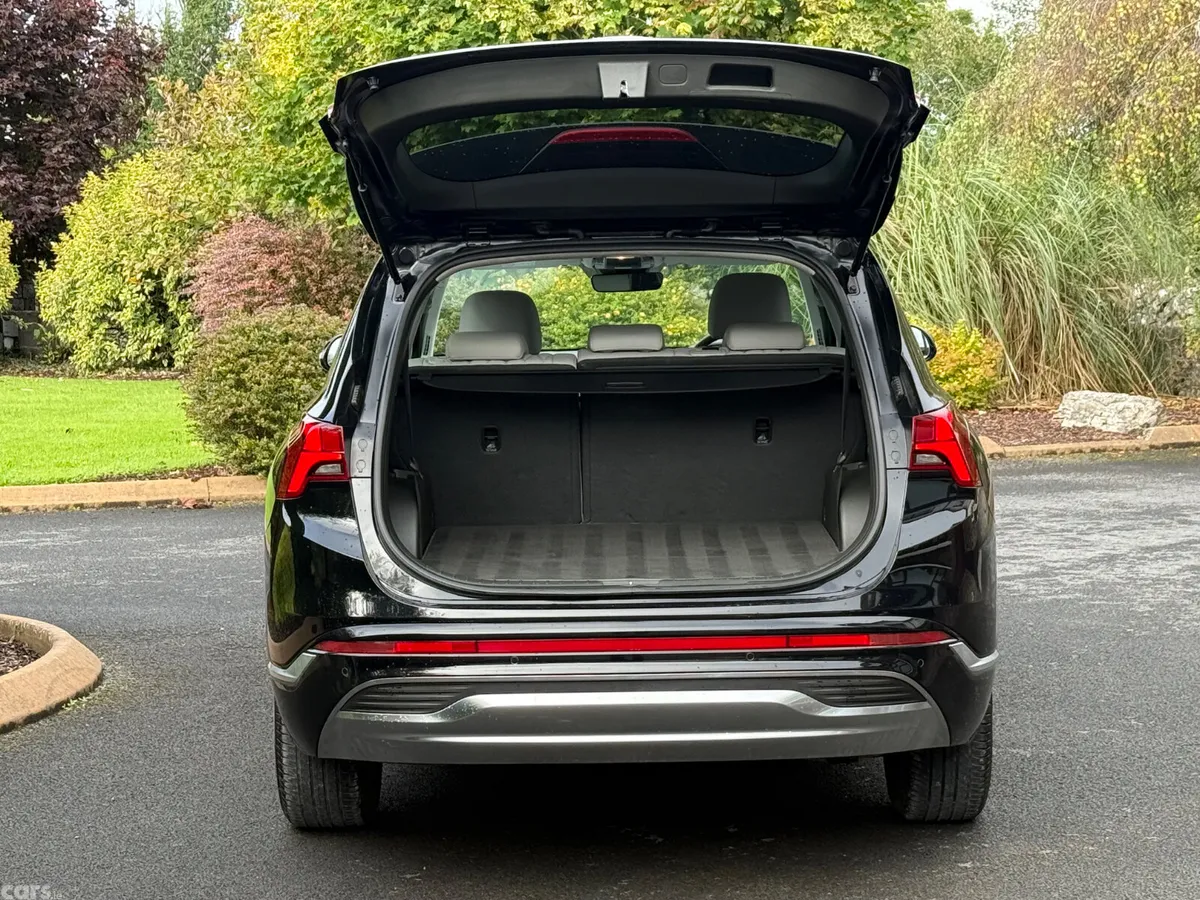 Hyundai Santa Fe SUV, Petrol Plug-in Hybrid, 2023, Black