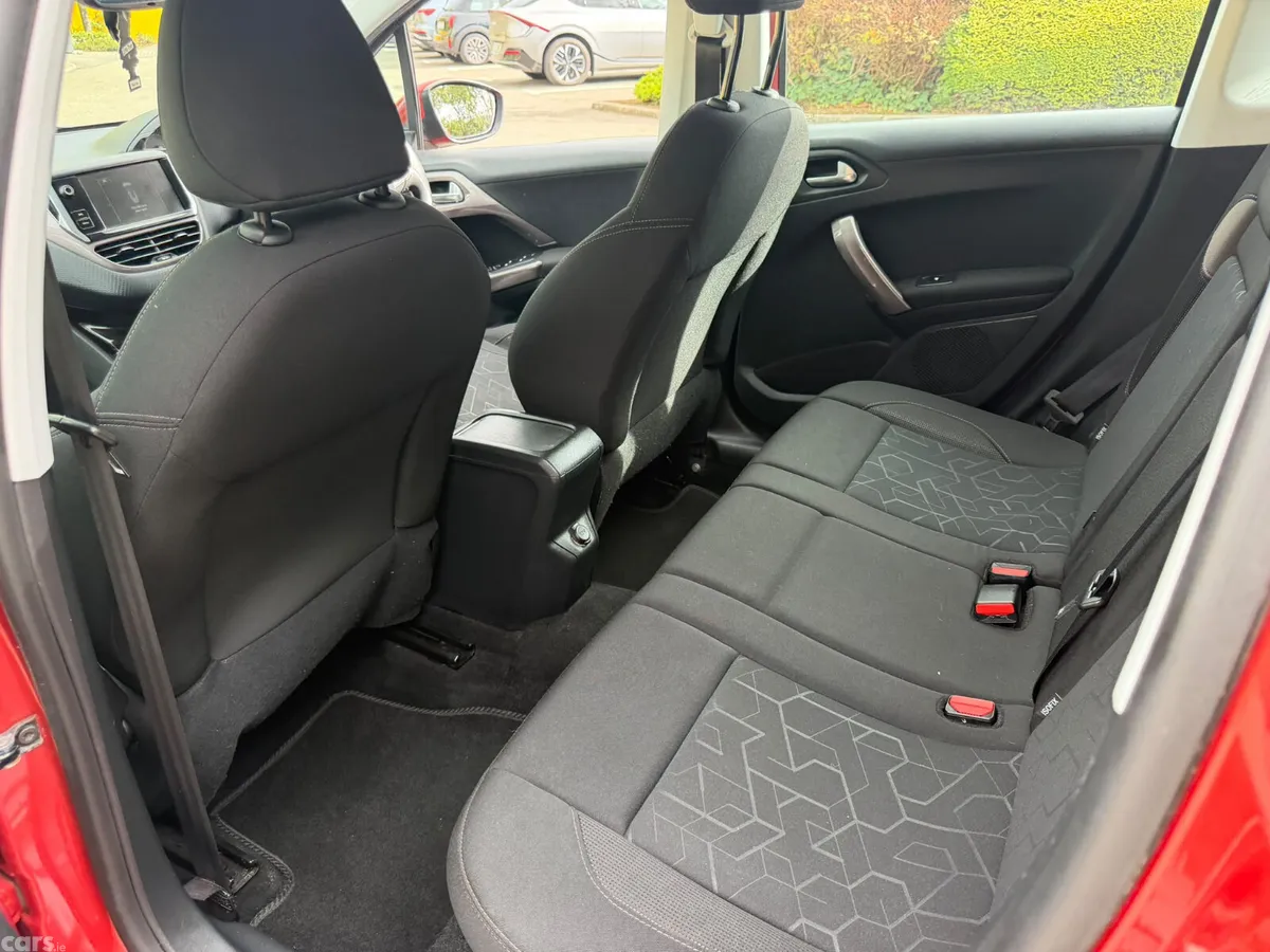 Peugeot 2008 SUV, Diesel, 2015, Red