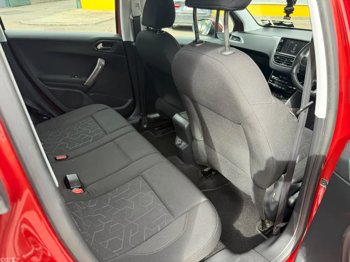 Peugeot 2008 SUV, Diesel, 2015, Red