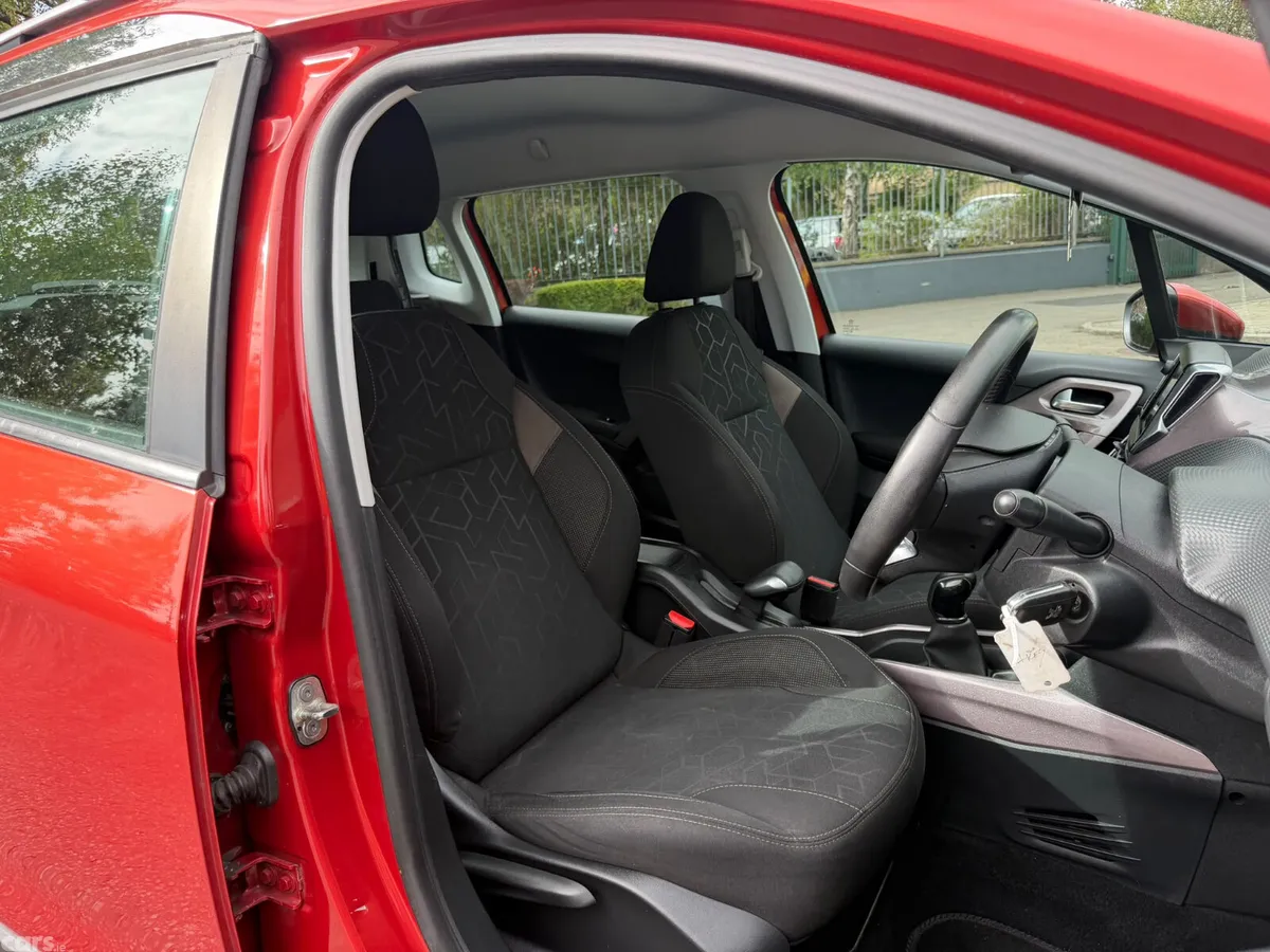 Peugeot 2008 SUV, Diesel, 2015, Red