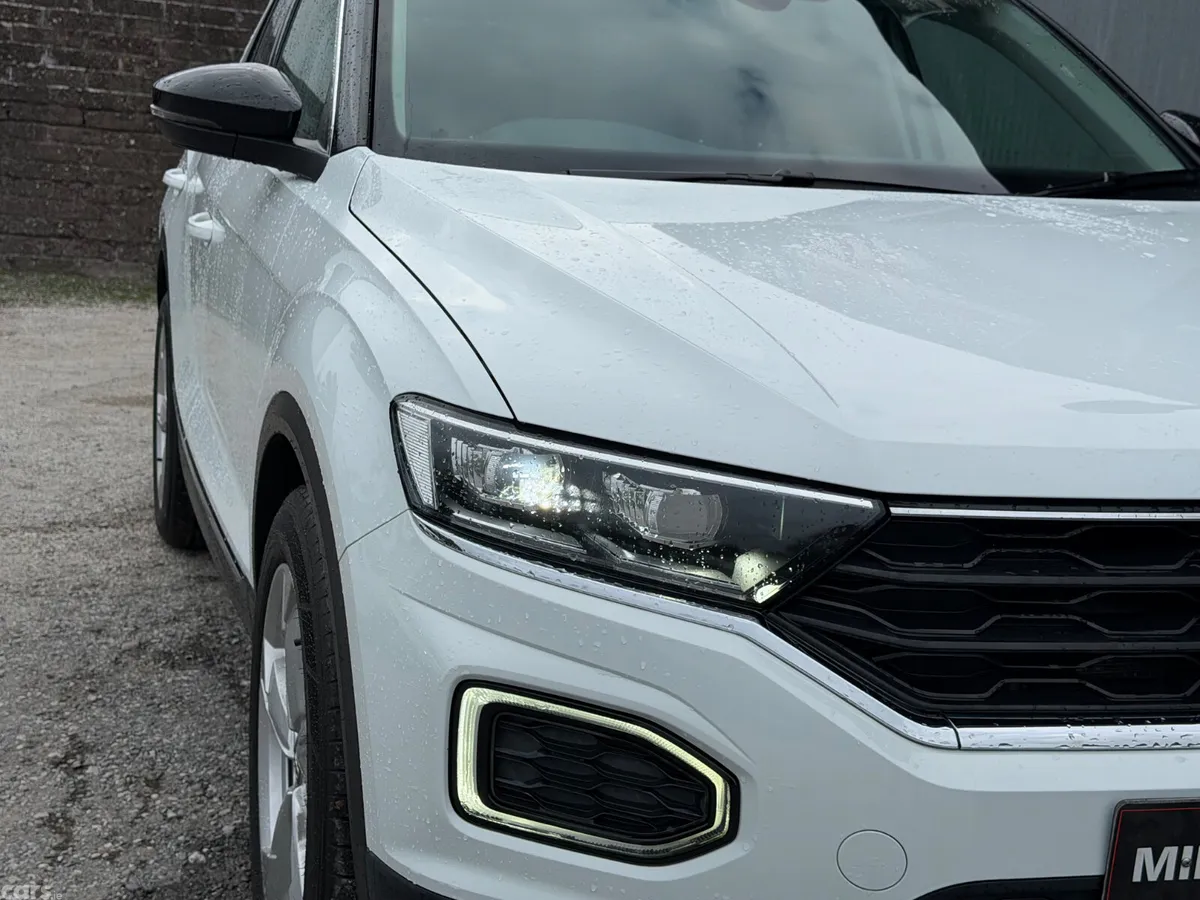 Volkswagen T-Roc MPV, Diesel, 2021, White
