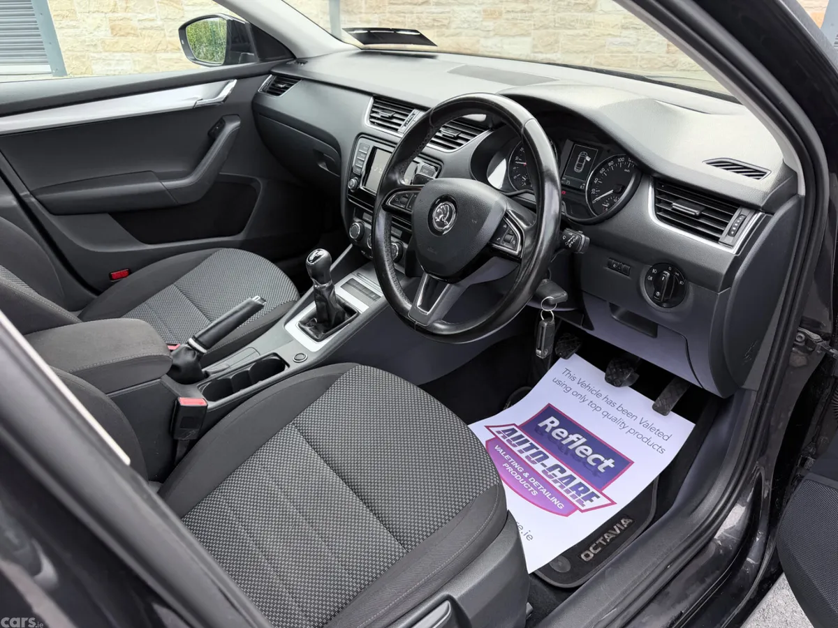 Skoda Octavia Saloon, Diesel, 2016, Black