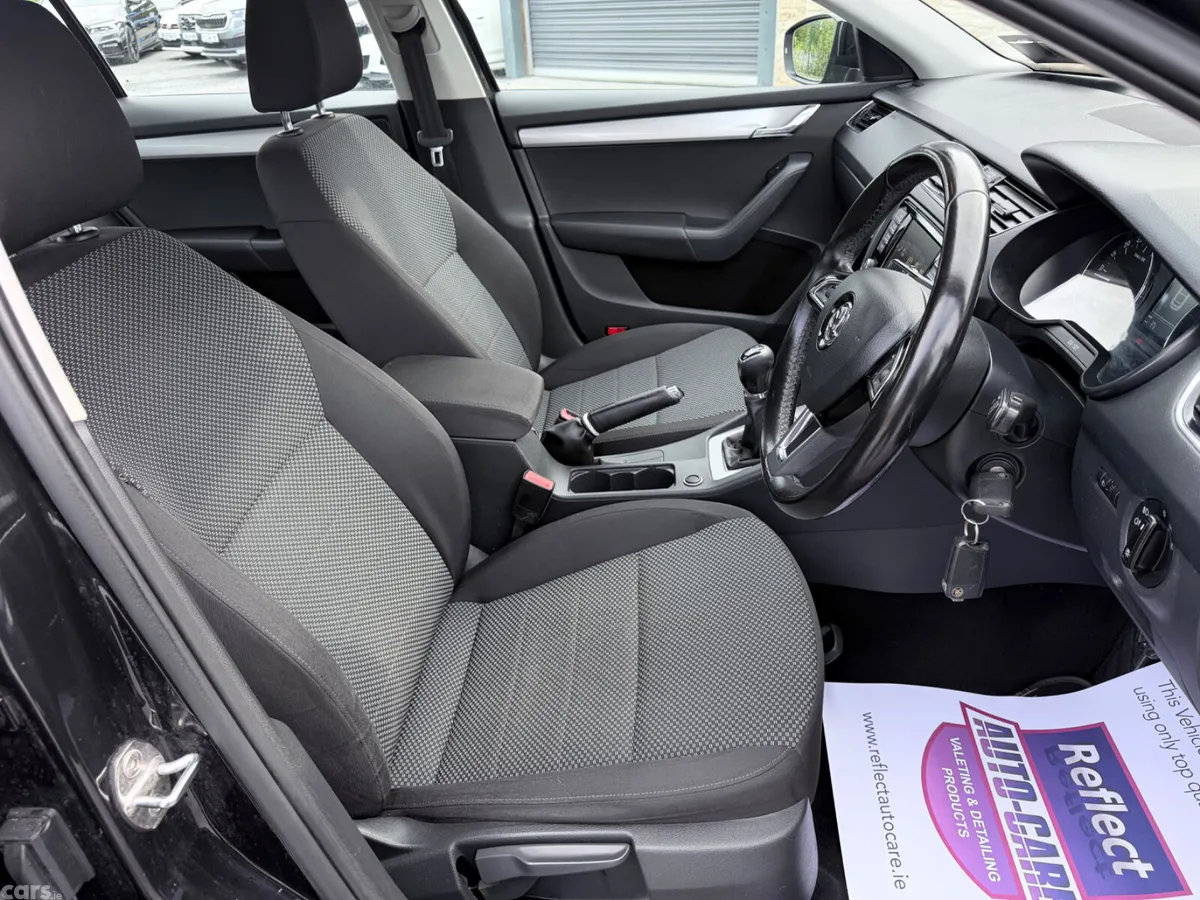 Skoda Octavia Saloon, Diesel, 2016, Black