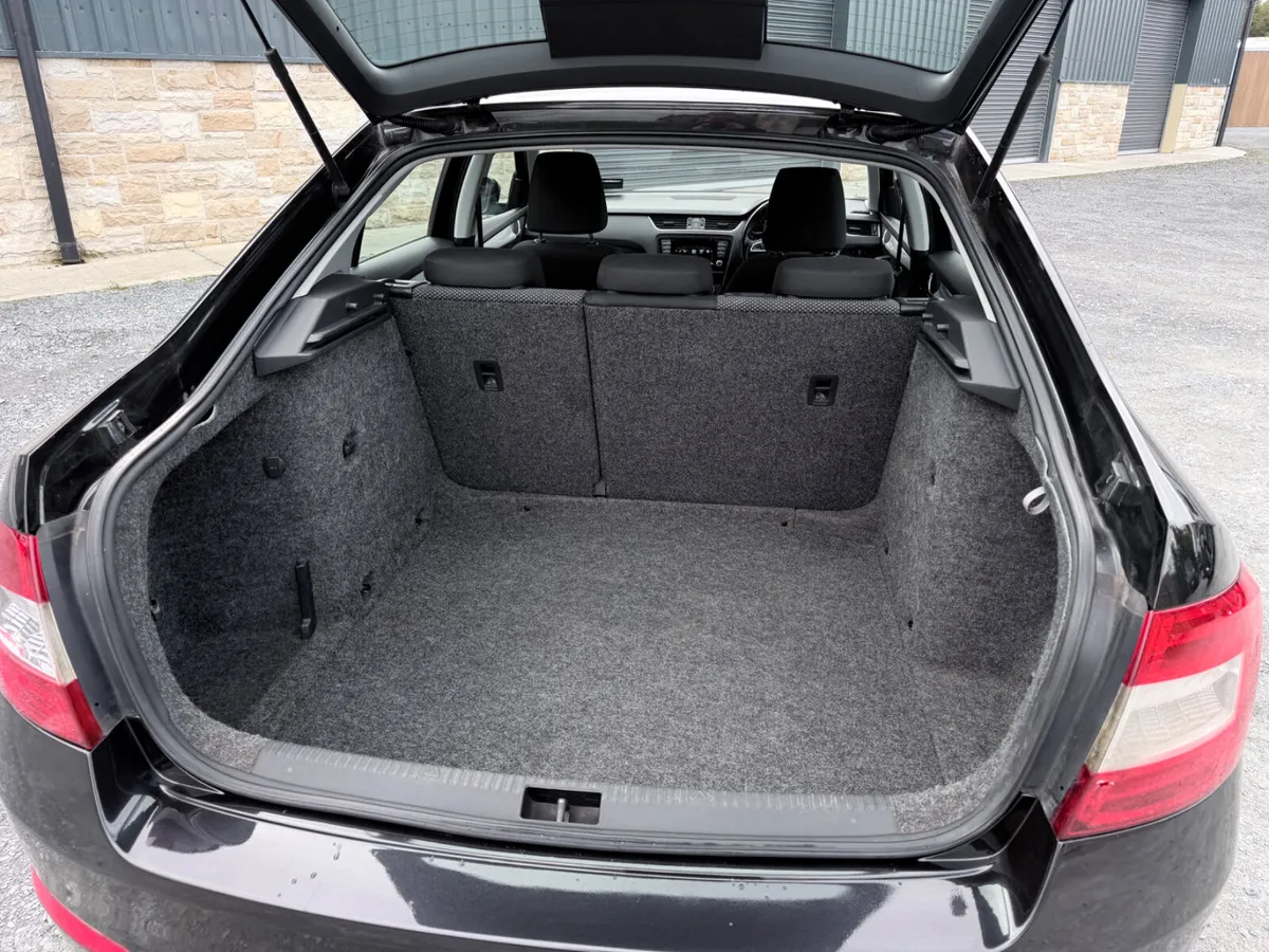 Skoda Octavia Saloon, Diesel, 2016, Black