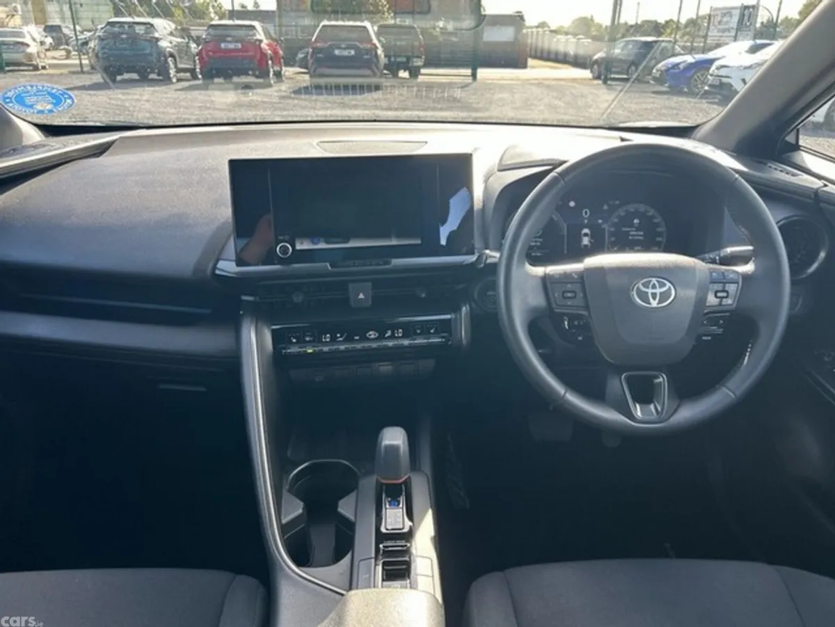 Toyota C-HR SUV, Petrol Hybrid, 2025, Blue