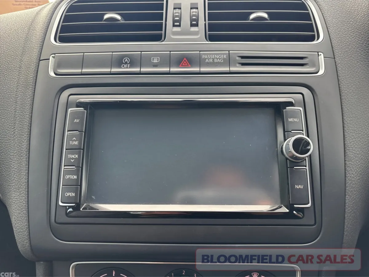 Volkswagen Polo Hatchback, Petrol, 2015, Silver