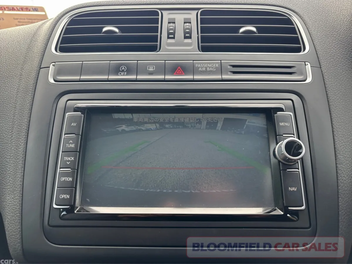 Volkswagen Polo Hatchback, Petrol, 2015, Silver