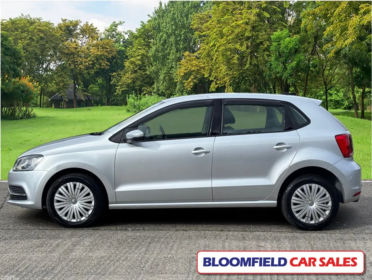 Volkswagen Polo Hatchback, Petrol, 2015, Silver