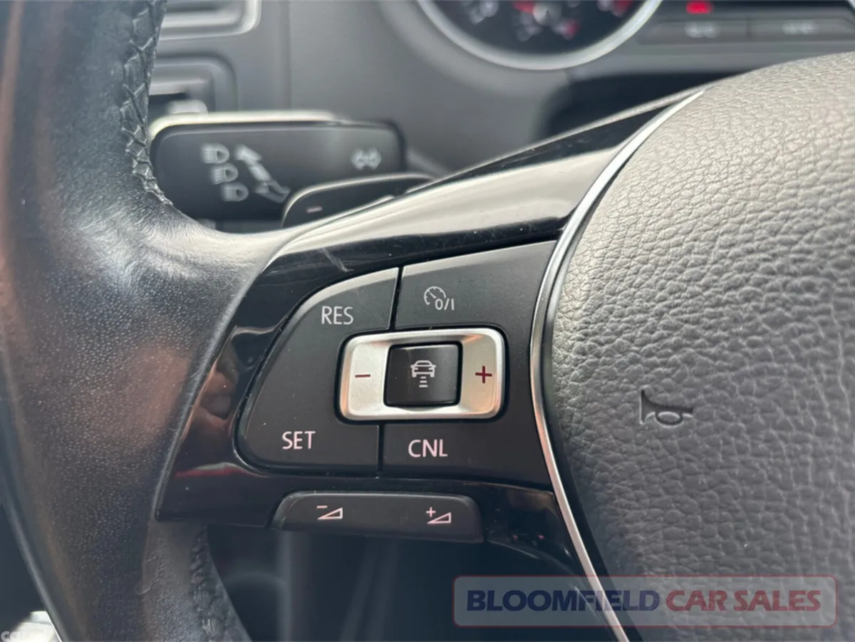 Volkswagen Polo Hatchback, Petrol, 2015, Silver
