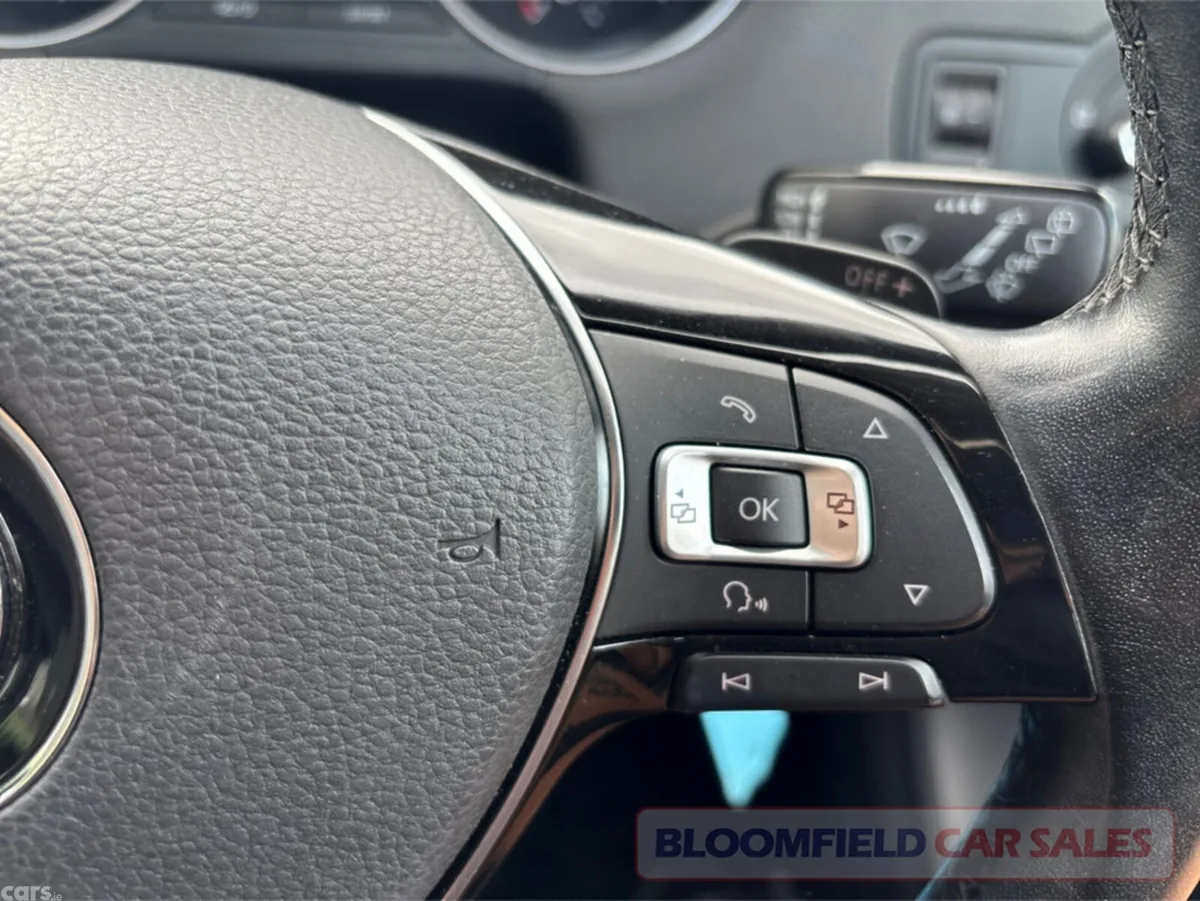 Volkswagen Polo Hatchback, Petrol, 2015, Silver
