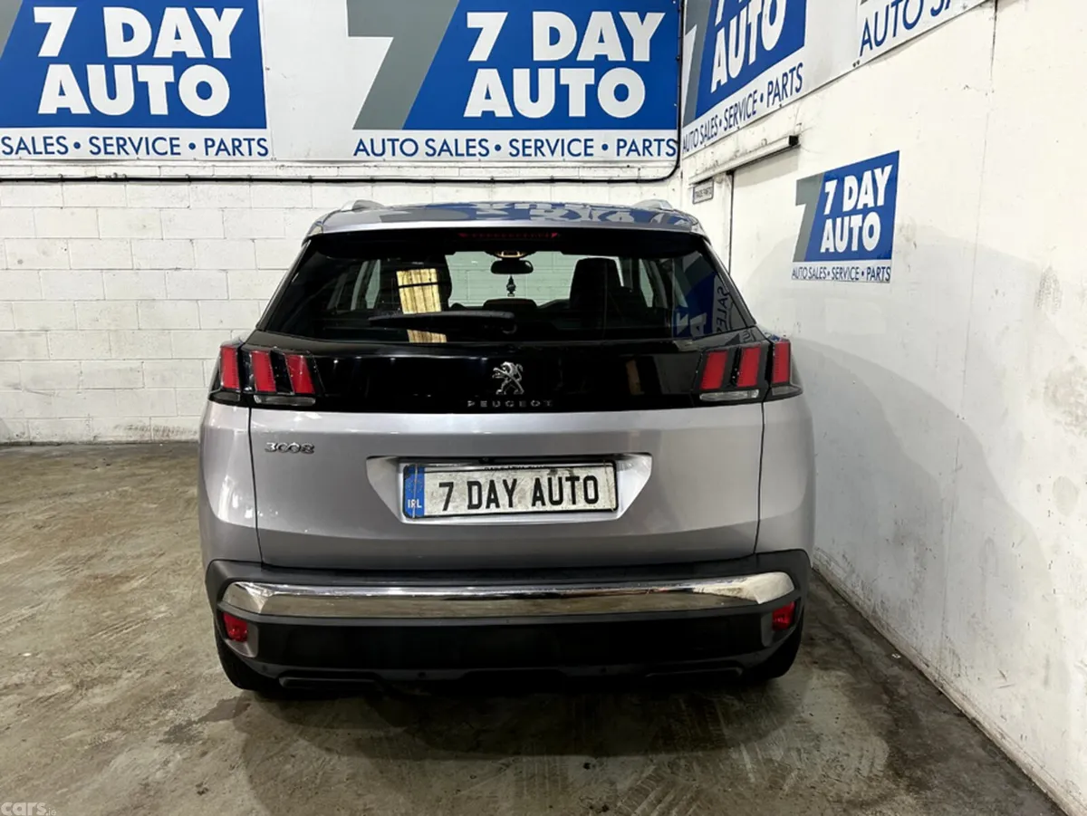 Peugeot 3008 MPV, Petrol, 2018, Grey