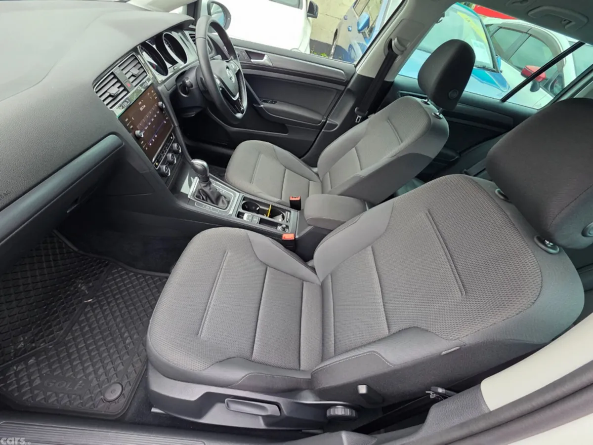 Volkswagen Golf Estate, Diesel, 2019, White