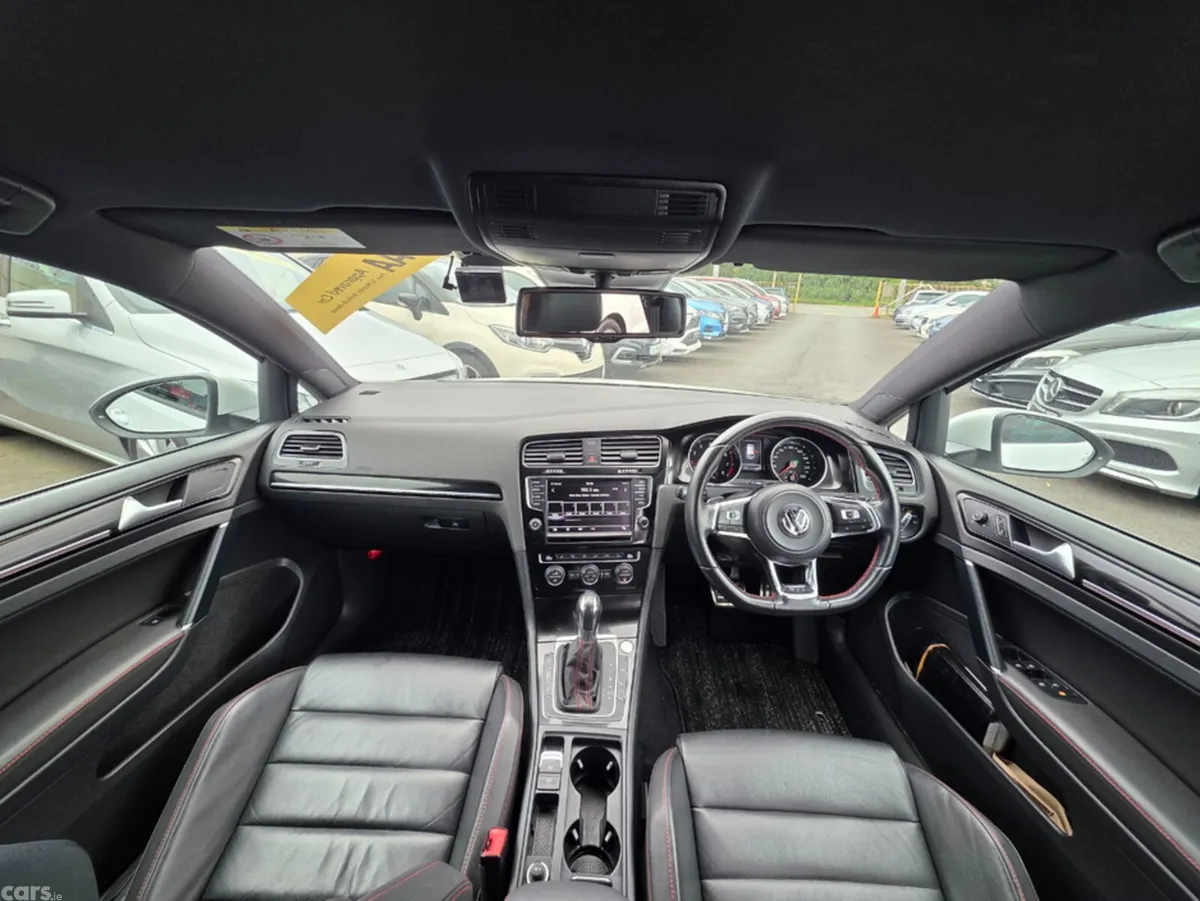 Volkswagen Golf Hatchback, Petrol, 2014, White
