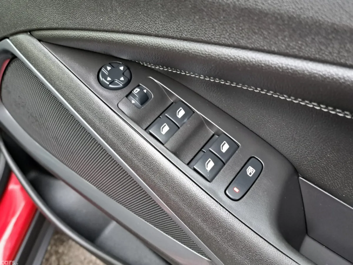 Opel Crossland SUV, Petrol, 2022, Red
