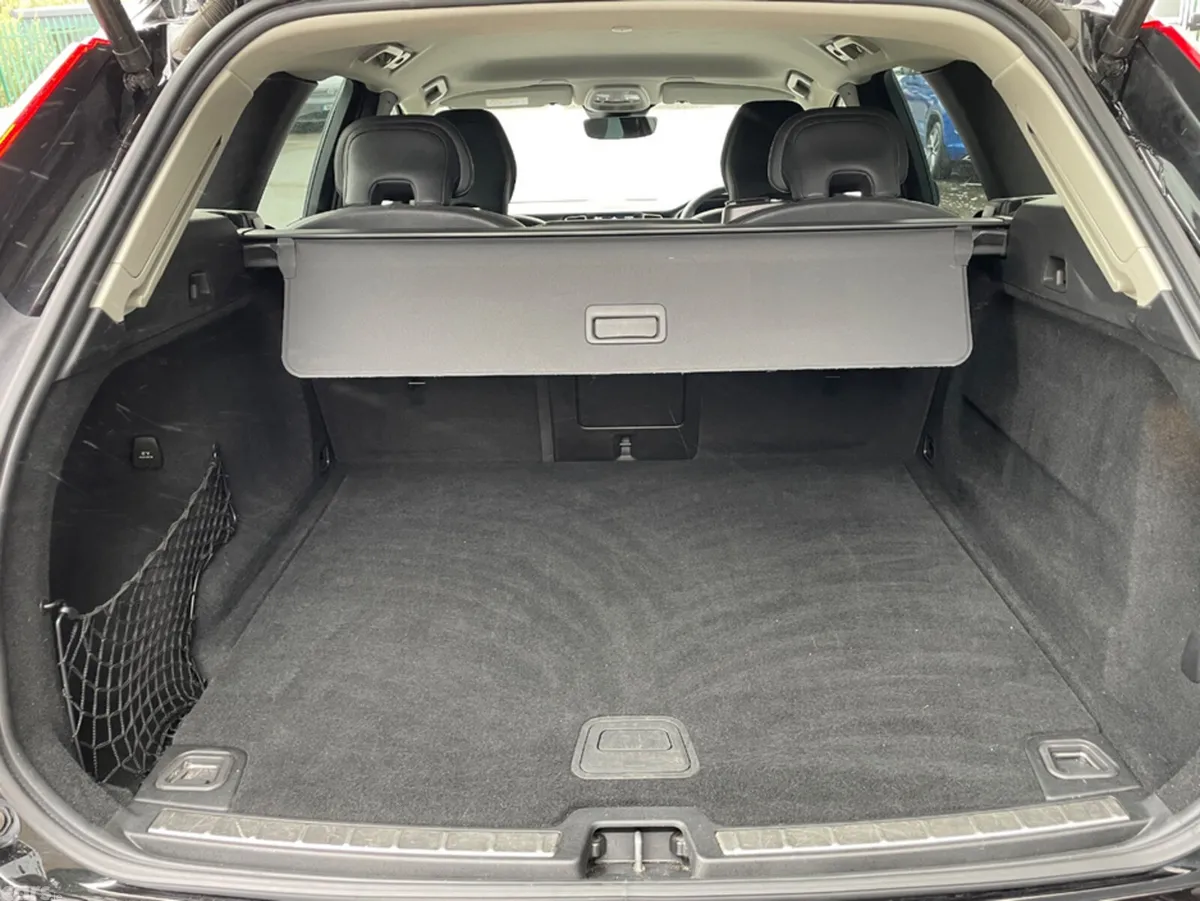 Volvo XC60 SUV, Diesel, 2023, Black