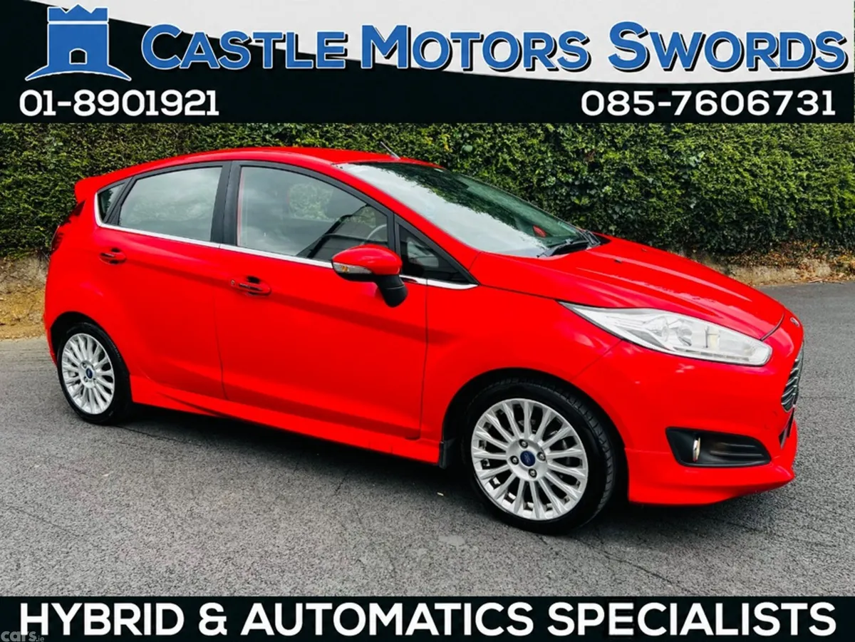Ford Fiesta Hatchback, Petrol, 2015, Red