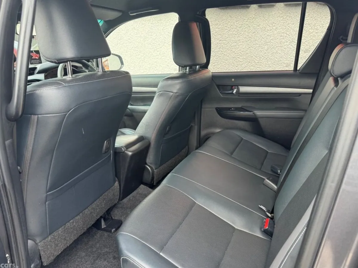 Toyota Hilux Pick Up, Diesel, 2021, Grey