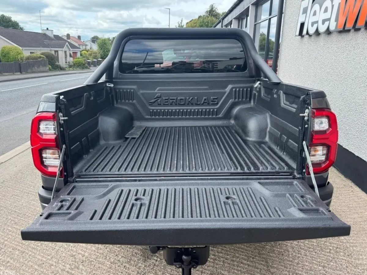 Toyota Hilux Pick Up, Diesel, 2021, Grey