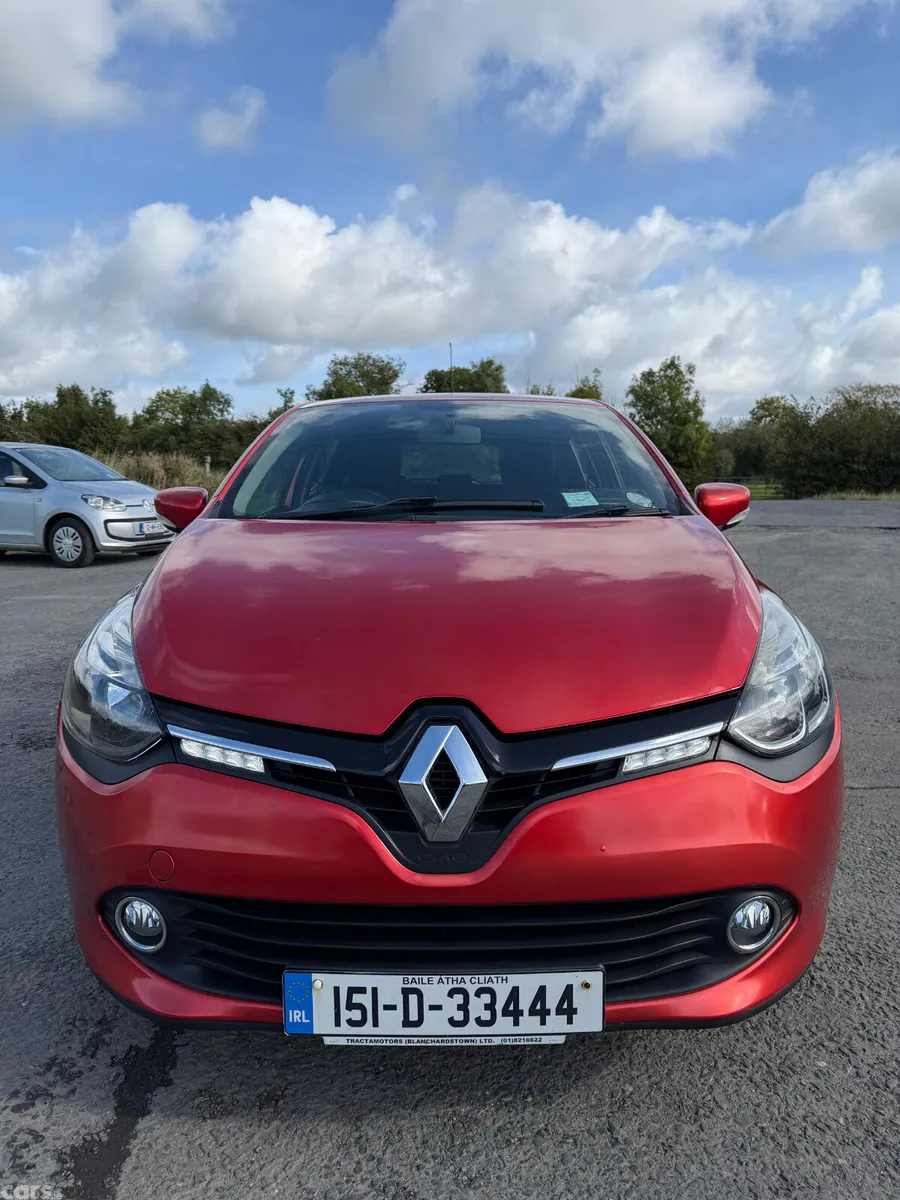 Renault Clio Hatchback, Petrol, 2015, Red