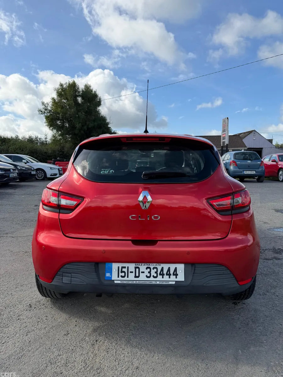Renault Clio Hatchback, Petrol, 2015, Red