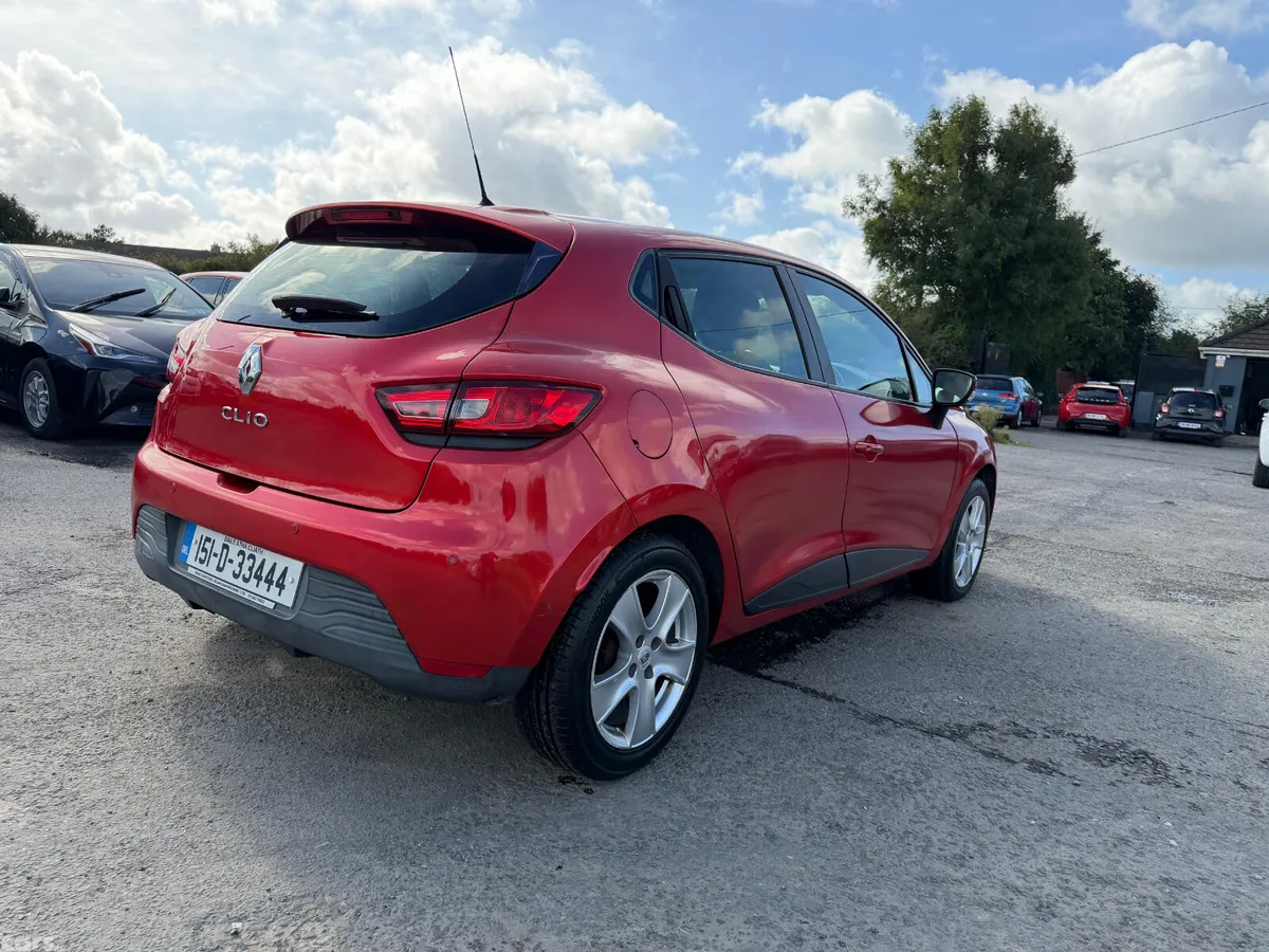 Renault Clio Hatchback, Petrol, 2015, Red