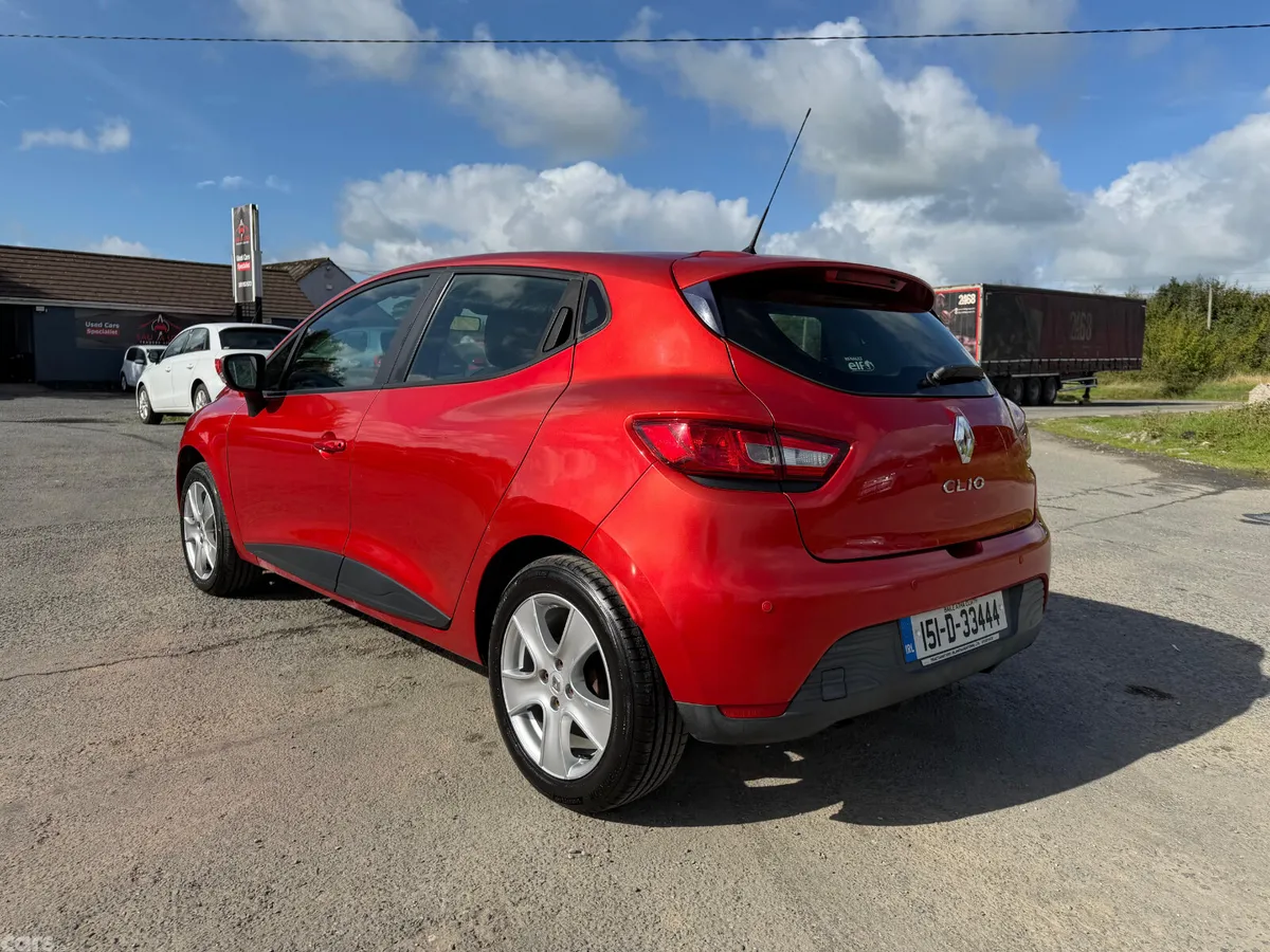 Renault Clio Hatchback, Petrol, 2015, Red