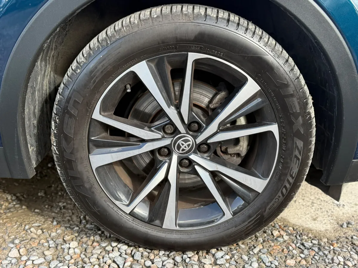 Toyota C-HR SUV, Petrol Plug-in Hybrid, 2024, Blue