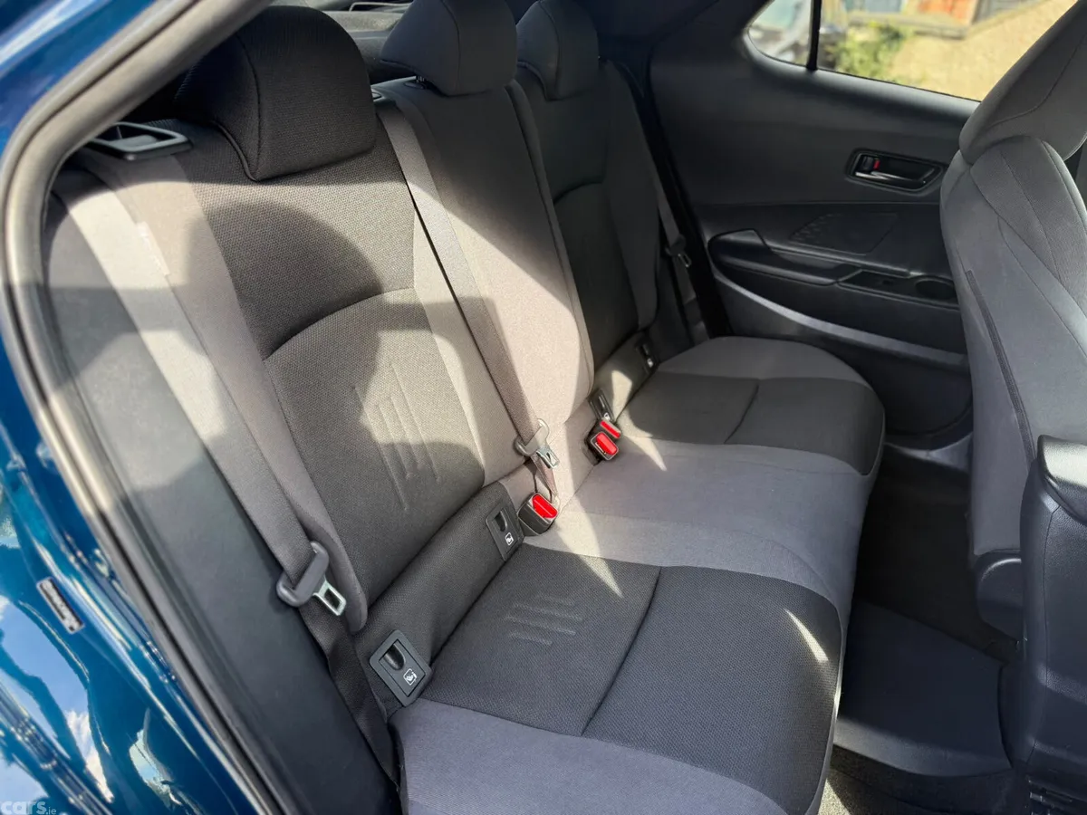 Toyota C-HR SUV, Petrol Plug-in Hybrid, 2024, Blue