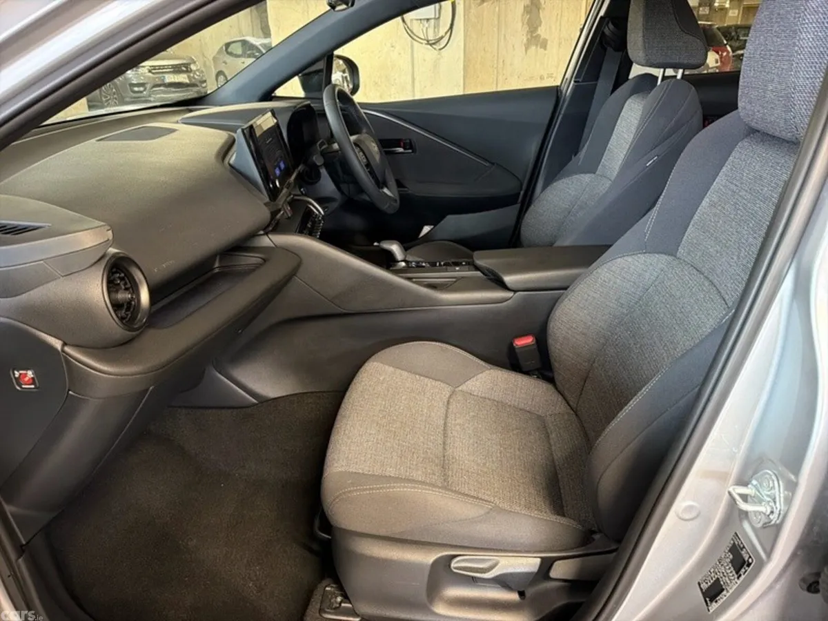 Toyota C-HR SUV, Petrol Hybrid, 2026, Grey